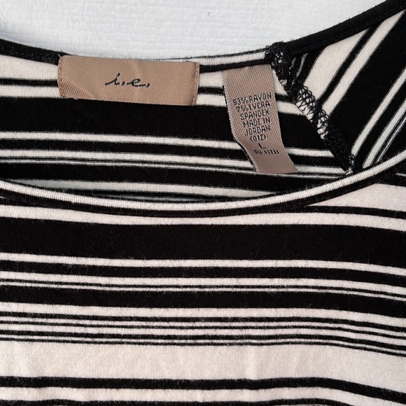 i.e. top black and white 3/4 sleeve size L - Picture 2 of 4